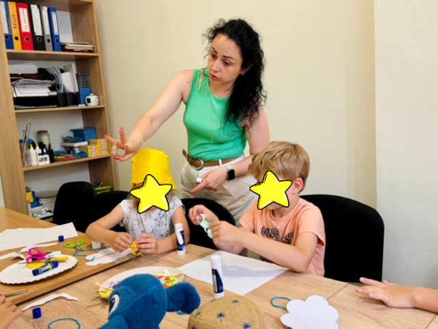 На груповому занятті у вчителя-дефектолога